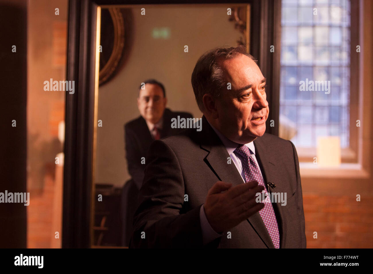 Edinburgh, UK. 26th November, 2015. A portrait of the RT Hon Alex Salmond MP MSP display on show at the Scottish National Portrait Gallery this week. The portrait was part of a group of fourteen works painted by Gerard M Burns. Pictured Alex Salmond. Pako Mera/Alamy Live News. Stock Photo