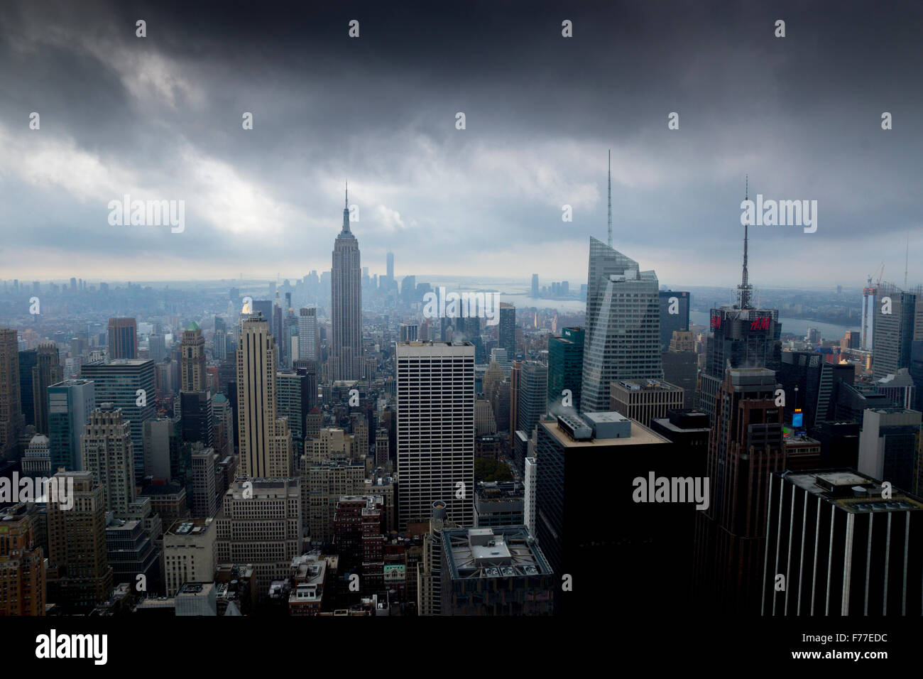 New York city, moody New York sky Stock Photo Alamy