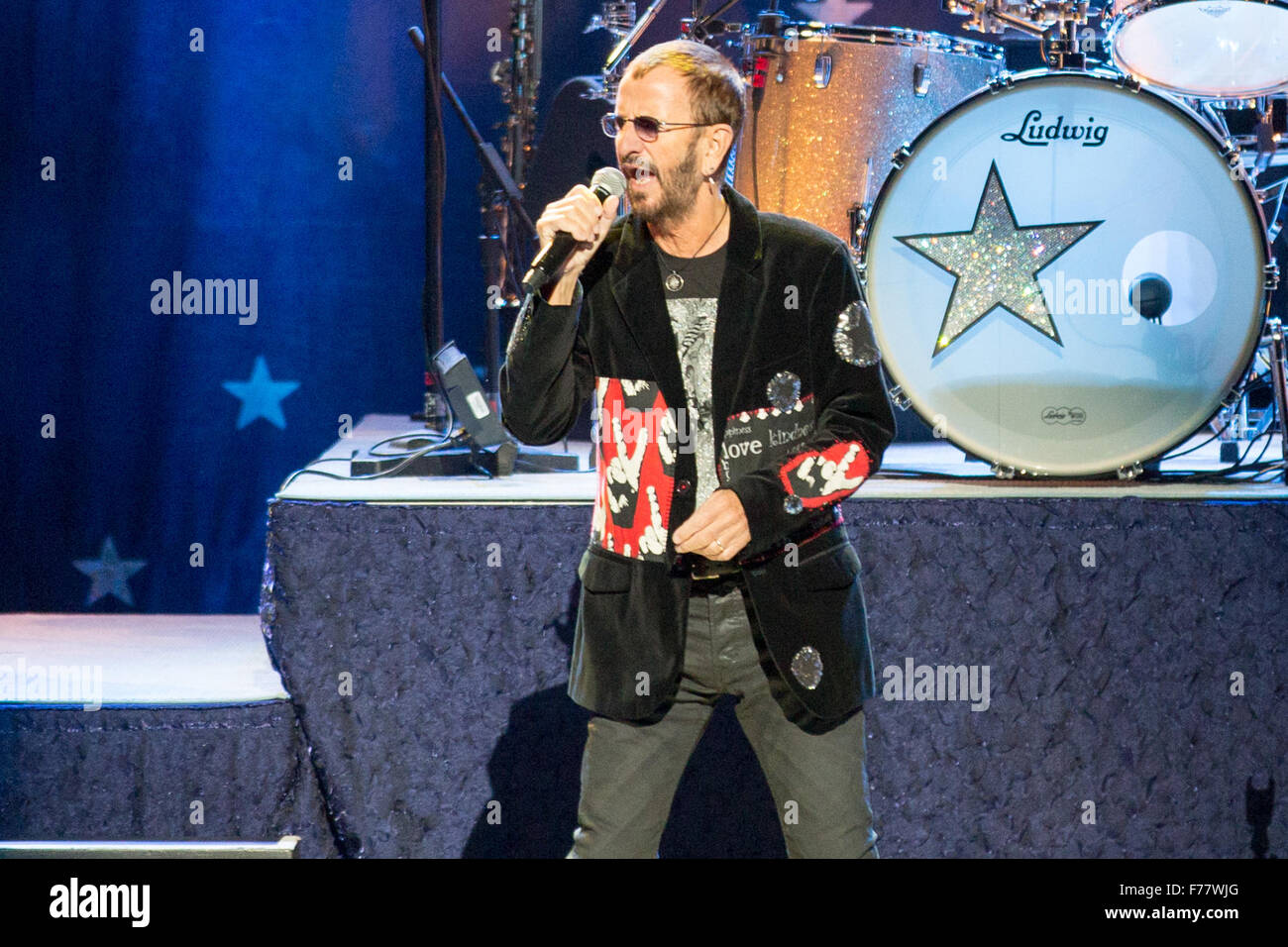 Milwaukee, Wisconsin, USA. 17th Oct, 2015. Musician RINGO STARR performs live with his All-Starr Band at the Riverside Theater in Milwaukee, Wisconsin © Daniel DeSlover/ZUMA Wire/Alamy Live News Stock Photo