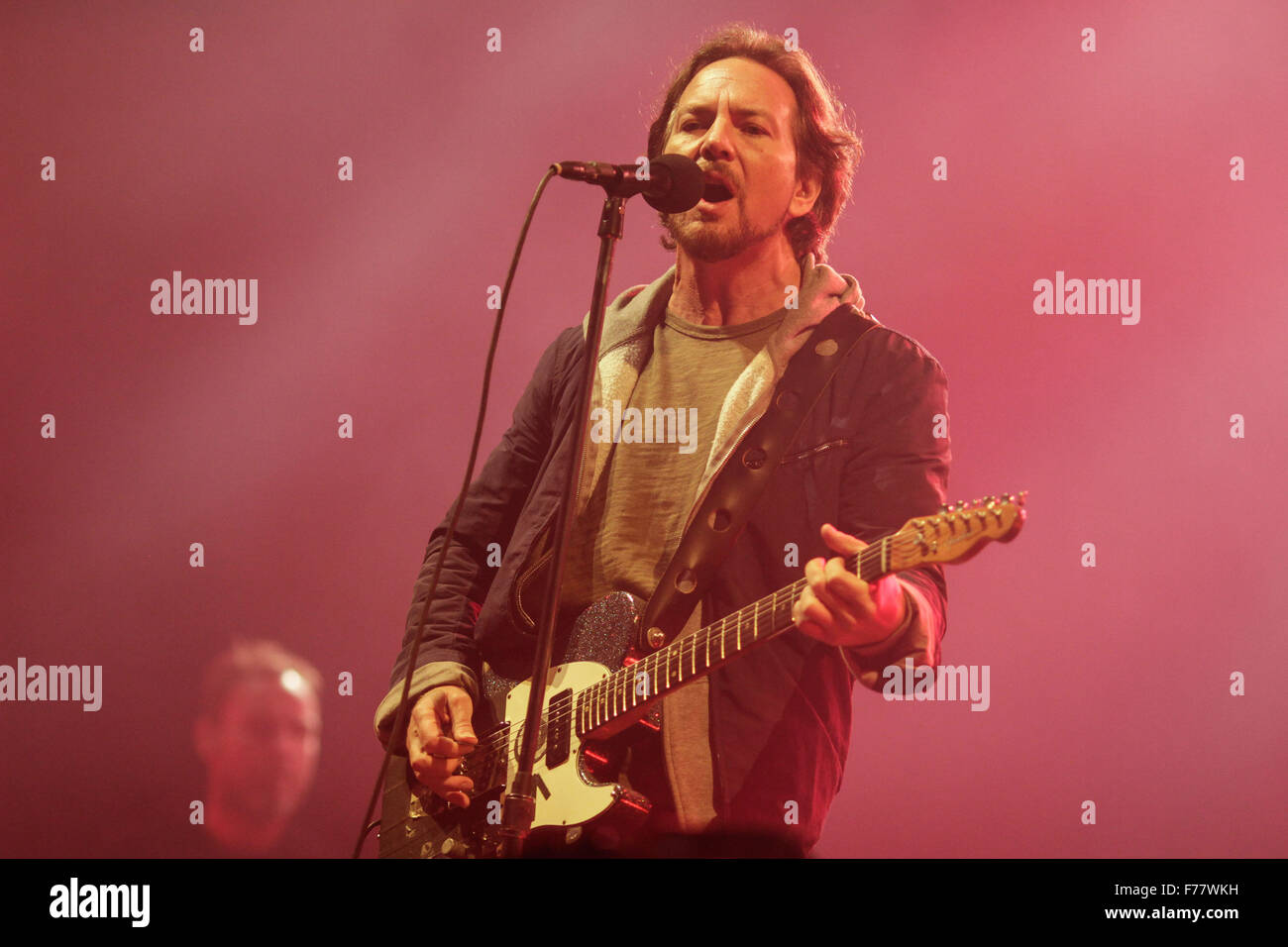 Eddie vedder hi-res stock photography and images - Alamy