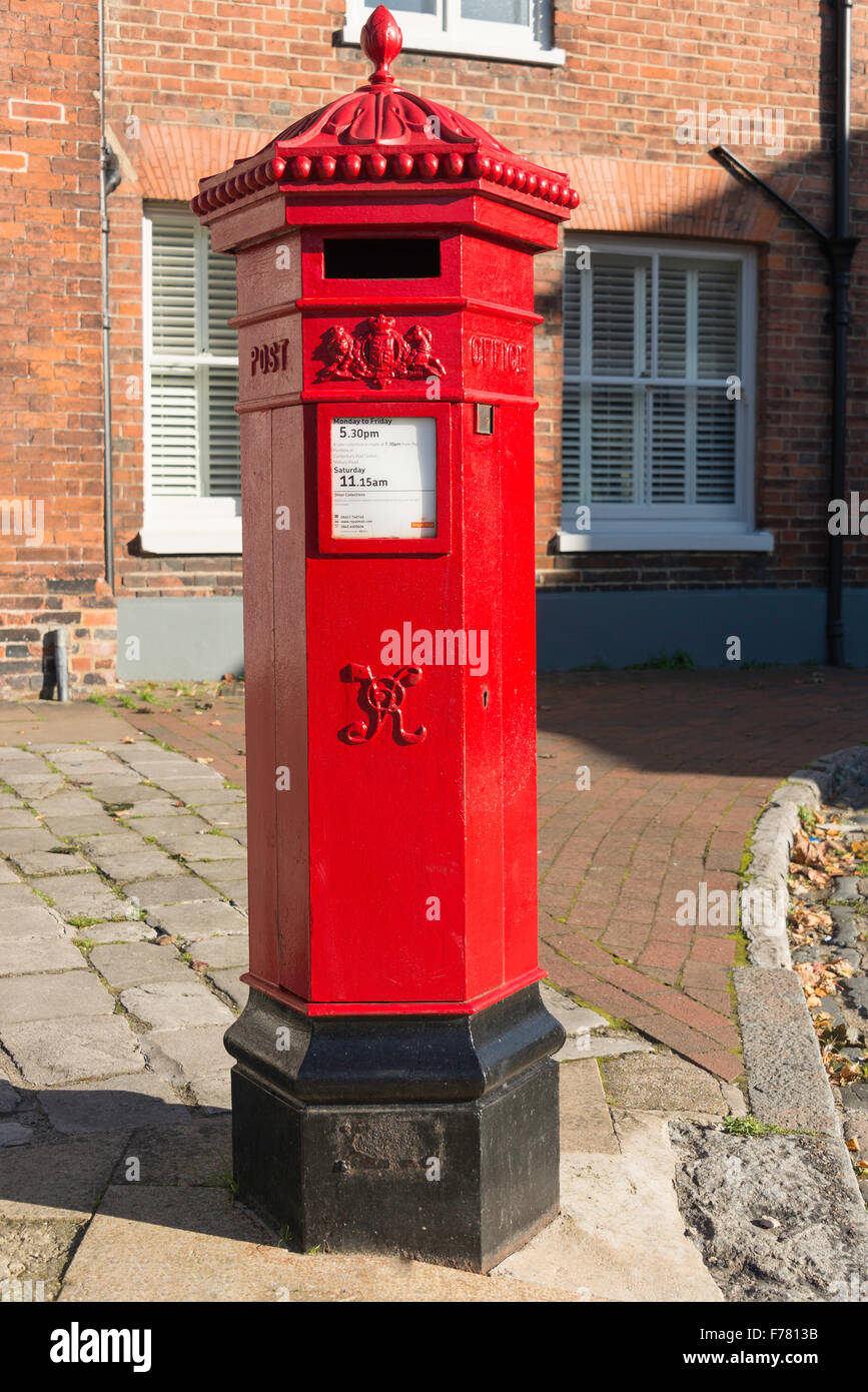 Red Victorian pillar box, Preston Street, Faversham, Kent, England, United Kingdom Stock Photo