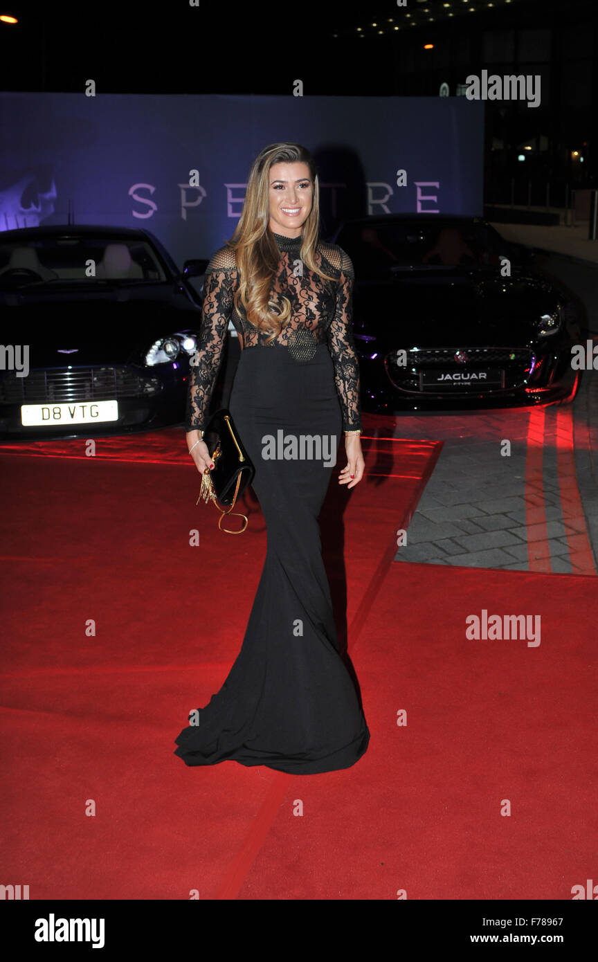 Harry gregg hires stock photography and images Alamy