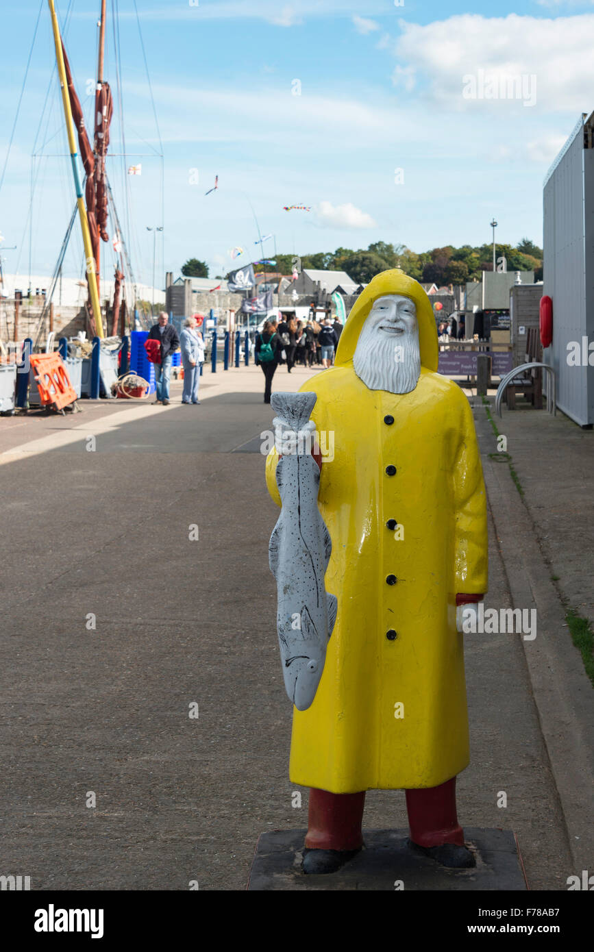 Fisherman statue outside Fish Market, Whitstable Harbour, Whitstable, Kent, England, United Kingdom Stock Photo