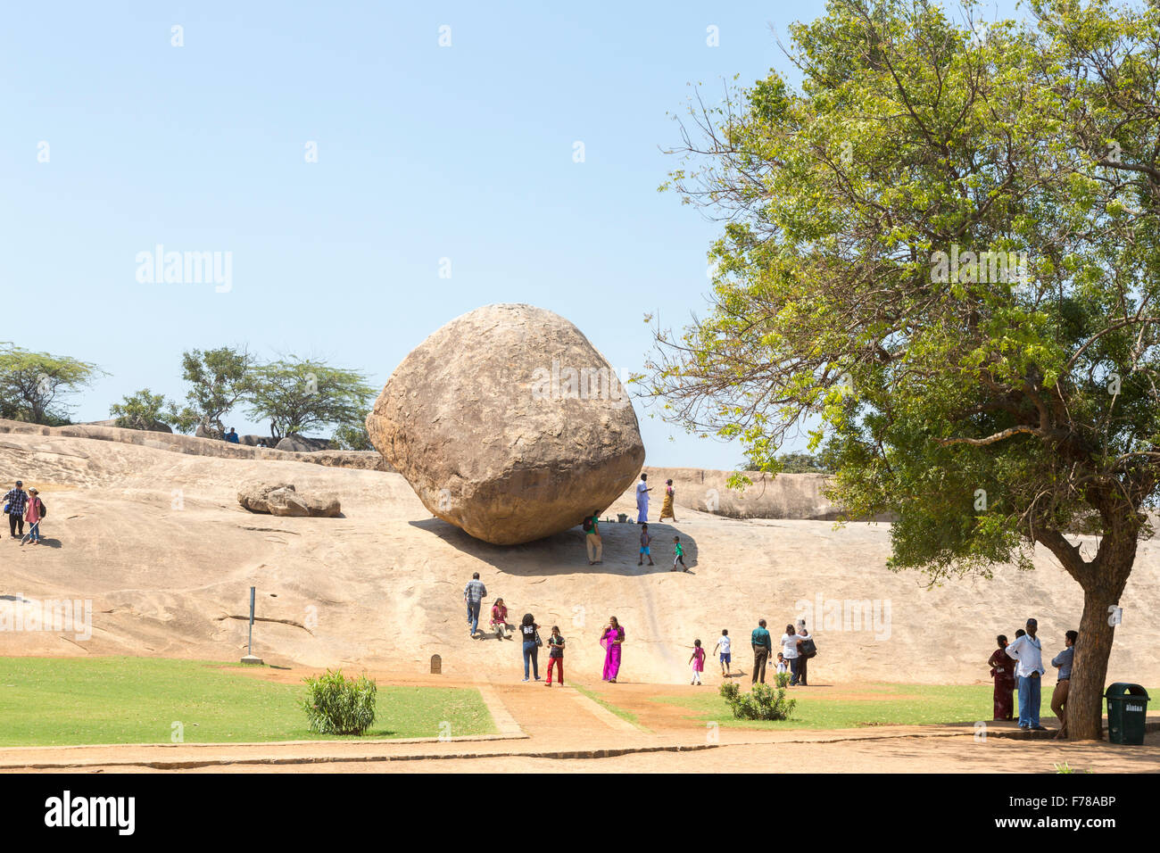 Mahabalipuram (Mamallapuram): Krishna's Butter Ball, a huge rock balanced on hillside, Kancheepuram district near Chennai, Tamil Nadu, southern India Stock Photo