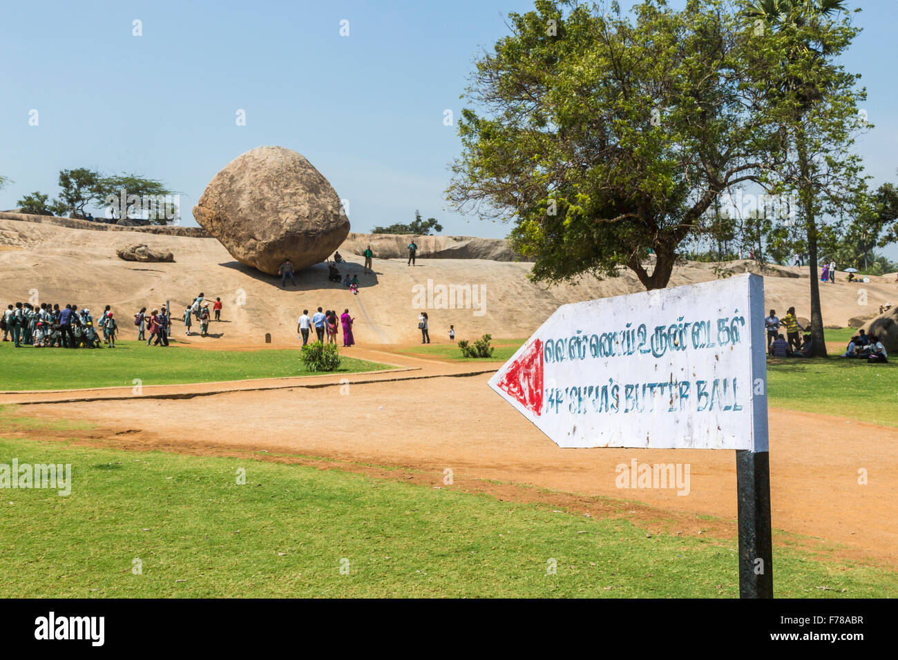 Sign to Krishna's Butter Ball, a huge balanced rock, Mahabalipuram (Mamallapuram),Kancheepuram district near Chennai, Tamil Nadu, southern India Stock Photo