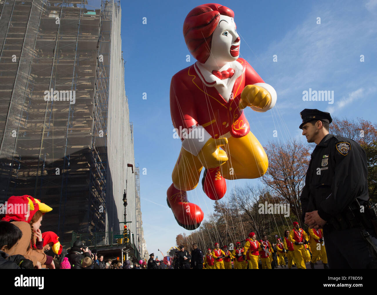 New York, NY, USA. 26th November, 2015. NYPD and New York City task force were on high alert at the Thankgiving Day Parade in New York City. It was a record number of police officers patrolling the annual Macy's Thankgiving Day Parade due to the terrorist attacks in Paris and terrorist threats to New York. Credit:  Scott Houston/Alamy Live News Stock Photo