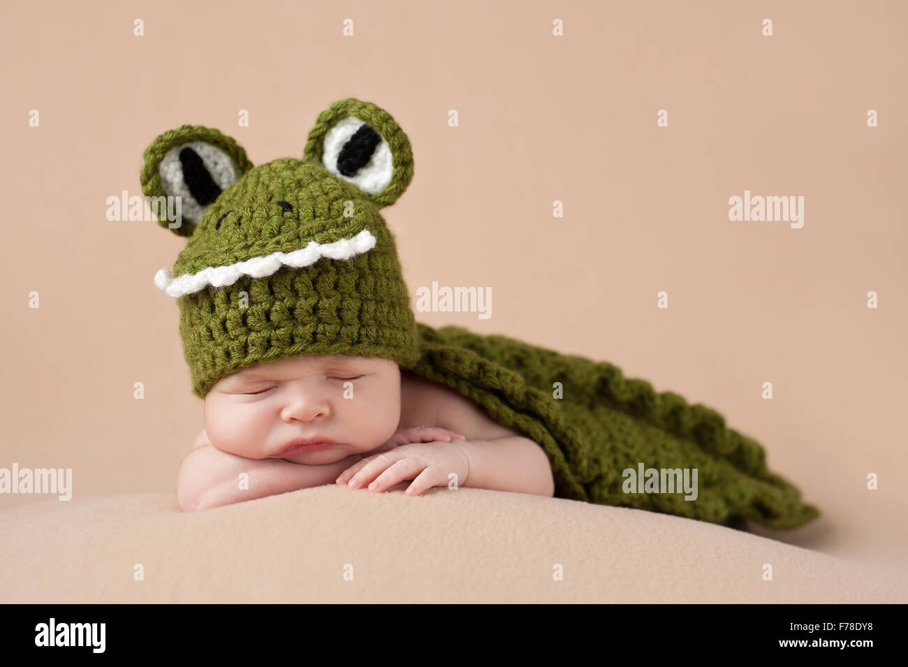 Baby Boy Jersey Stuff Winter Dress Alligator Printed Design In White Color main image 0
