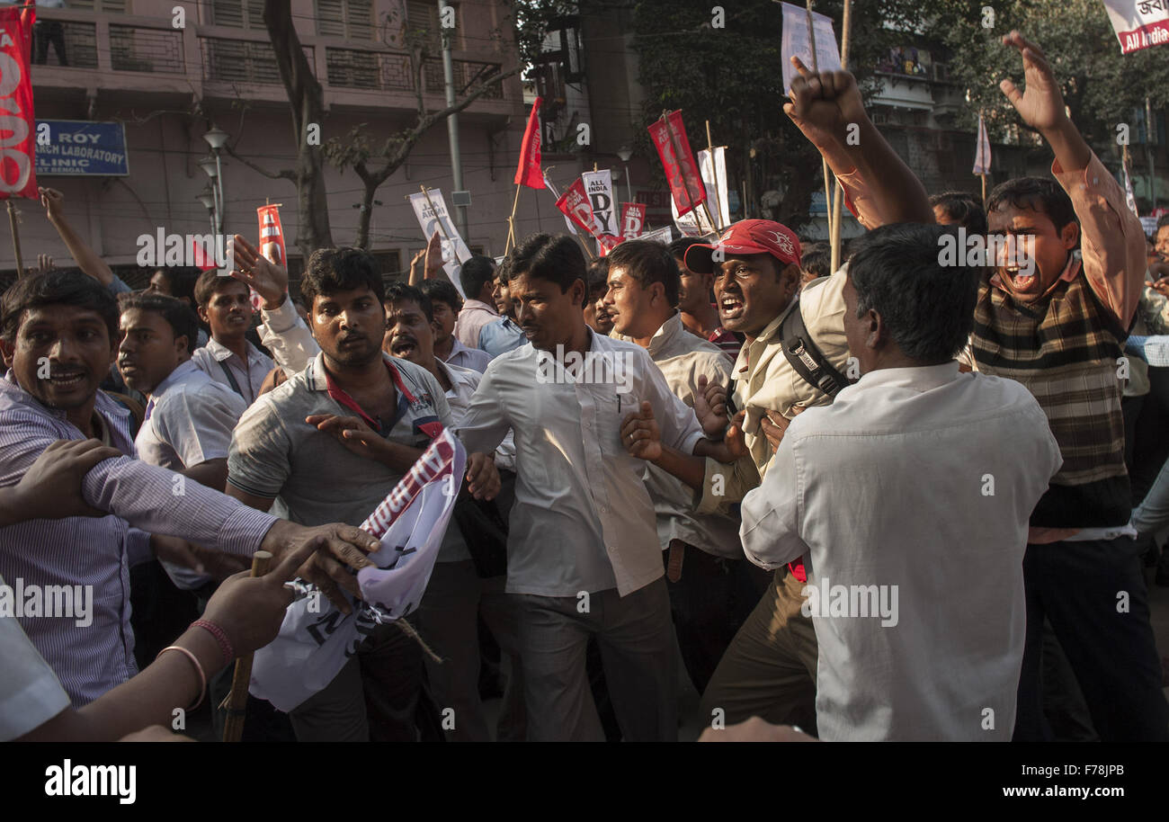 Leftist Activists Kolkata, Indian state West Bengal. 26th Nov, 2015. Indian leftist ...