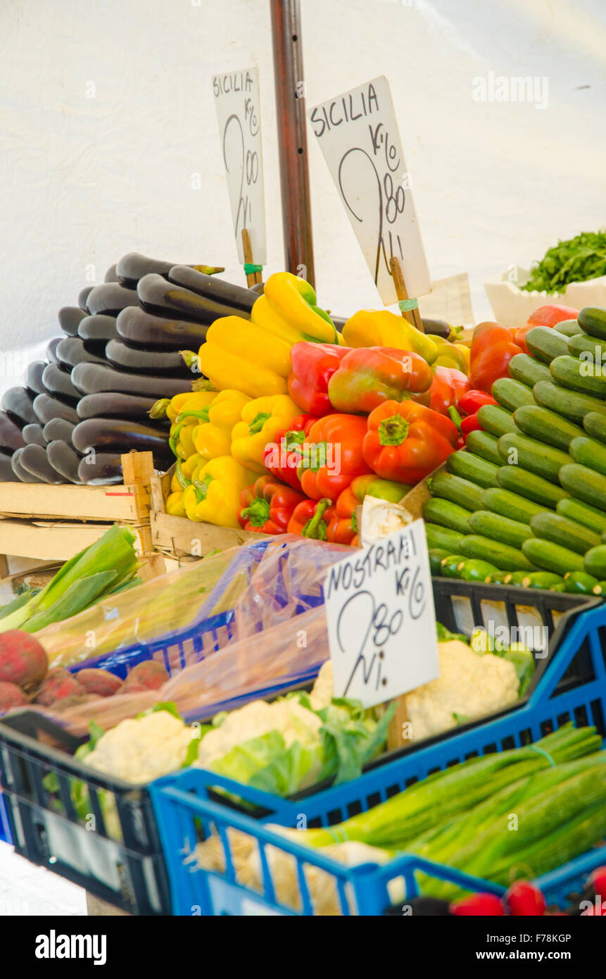 Fruits and vegetables at the market stall Stock Photo - Alamy