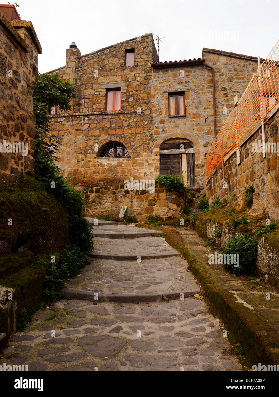 Civita di Bagnoregio 'il paese che muore' ('the town that is dying') built over a plateau of friable volcanic tuff in constant erosion - Viterbo, Italy Stock Photo