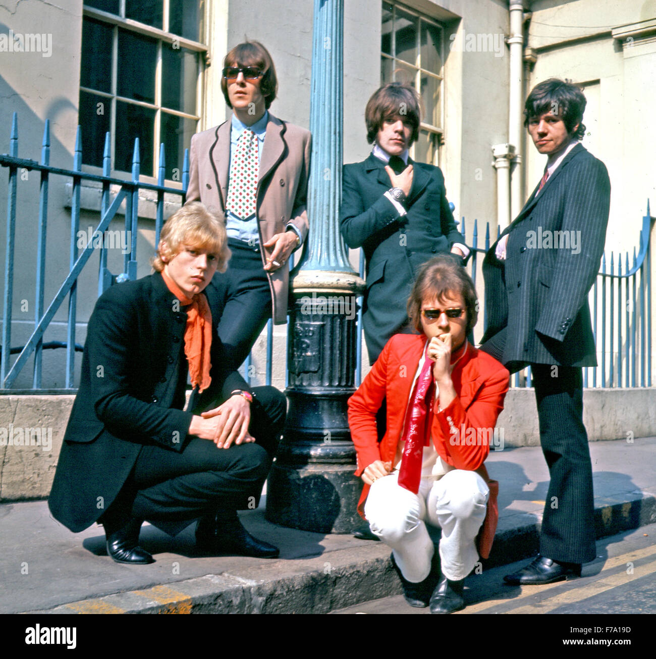 THE MOVE UK pop group in 1967. From left: Ace Kefford, Carl Wayne, Roy  Wood, Trevor Burton, Bev Bevan. Photo: Tony Gale Stock Photo - Alamy