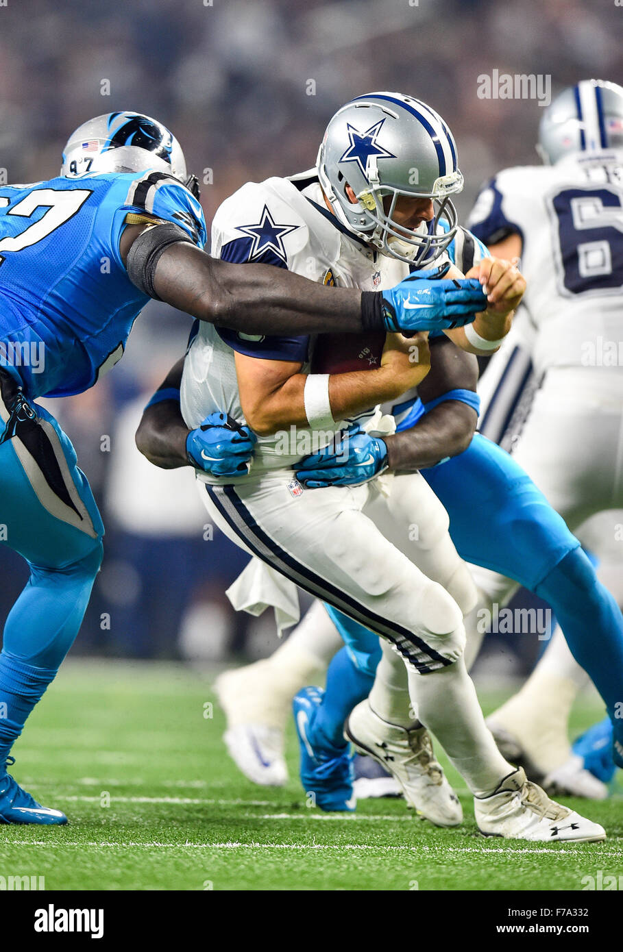 Arlington, Texas, USA. 26th November, 2015.Dallas Cowboys quarterback ...