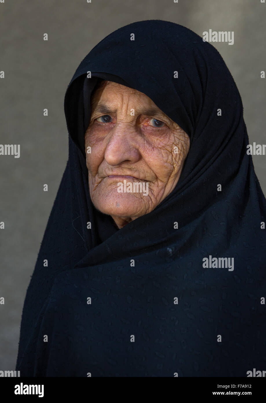 An Elderly Iranian Shiite Woman During The Chehel Manbar Ceremony One Day Before Ashura, Lorestan Province, Khorramabad, Iran Stock Photo