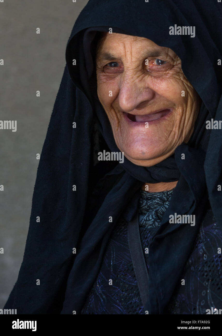 An Elderly Iranian Shiite Woman During The Chehel Manbar Ceremony One Day Before Ashura, Lorestan Province, Khorramabad, Iran Stock Photo