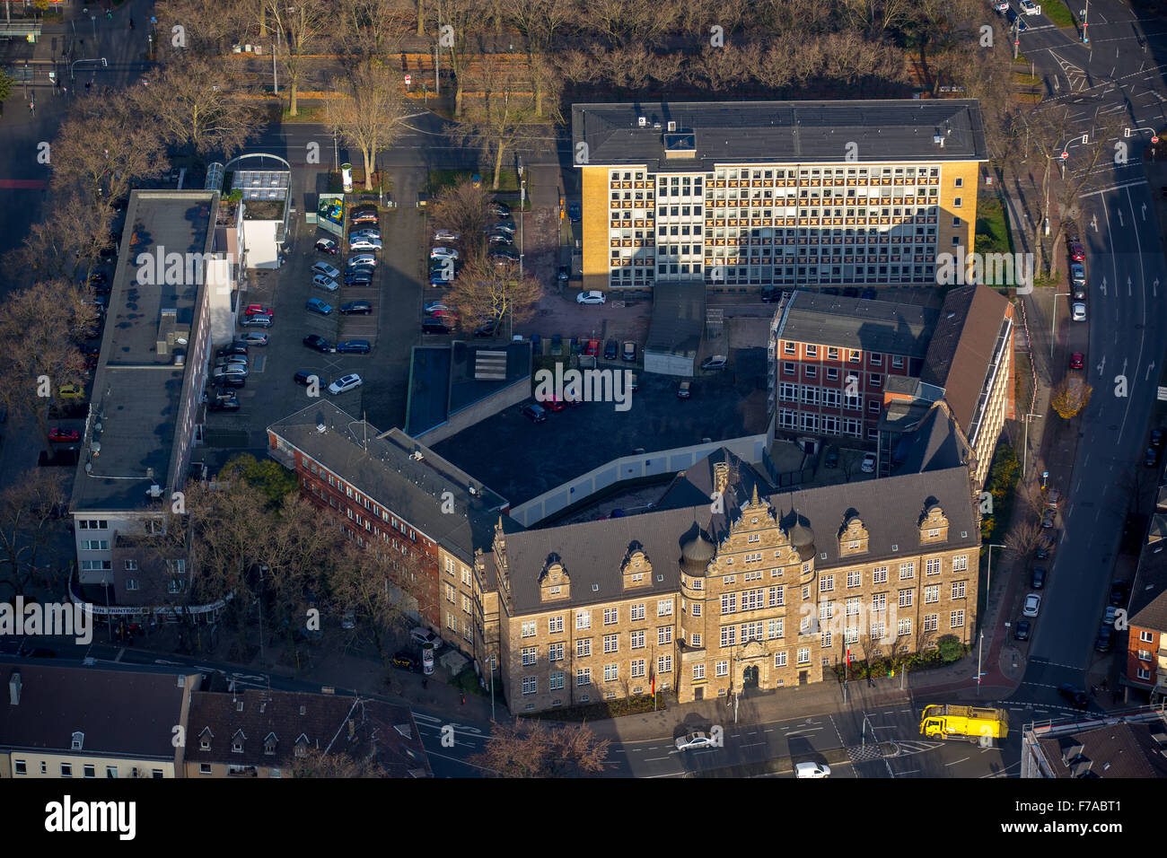 Demolition of the JVA Penitentiary Friedensplatz next to the County Court,  Oberhausen, Ruhr, North Rhine Westphalia, Germany Stock Photo - Alamy