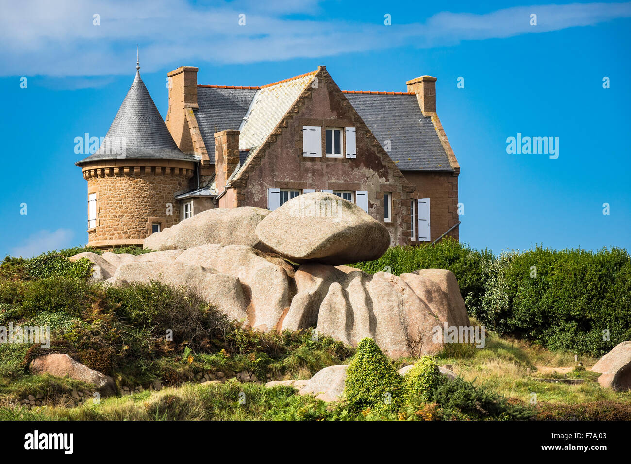 Building in Brittany near Ploumanac’h (France Stock Photo Alamy