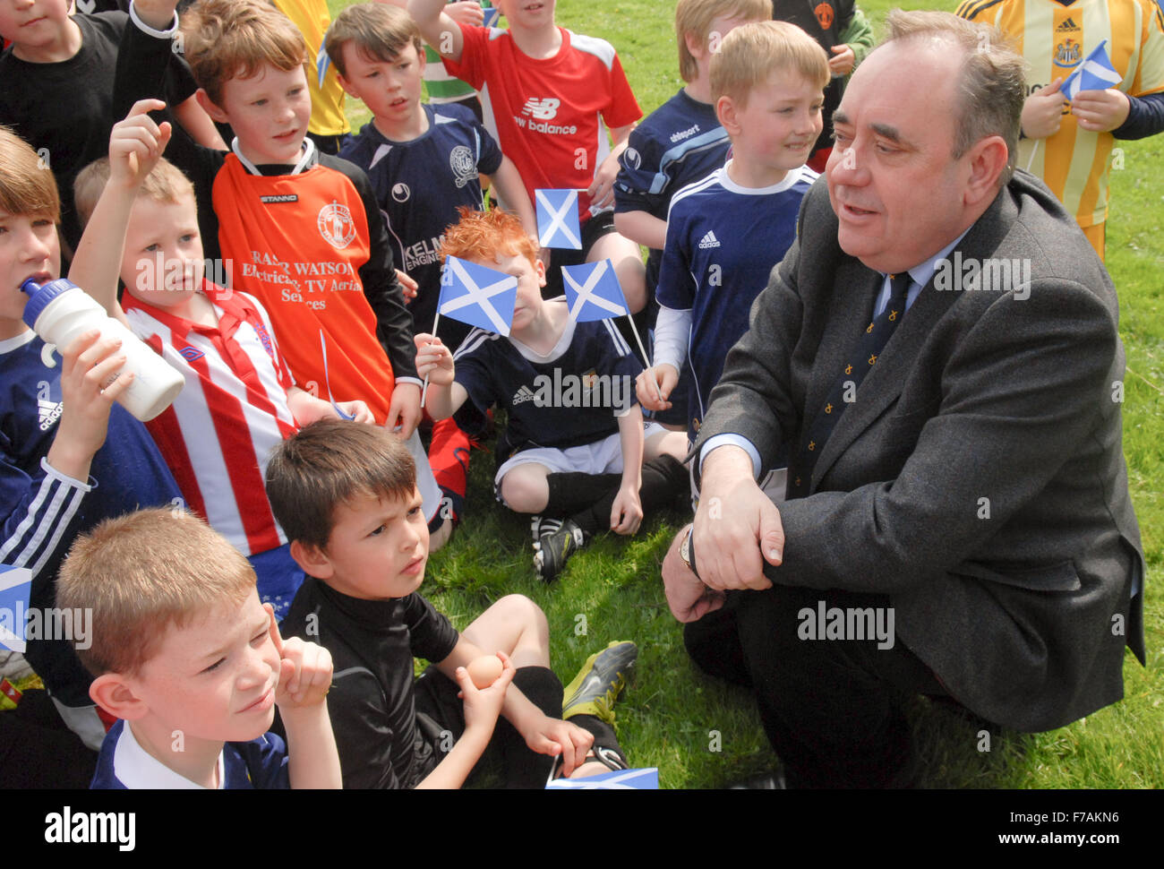 Alex Salmond MP with a group of children at an Easter photocall before the Scottish elections in 2011. Stock Photo