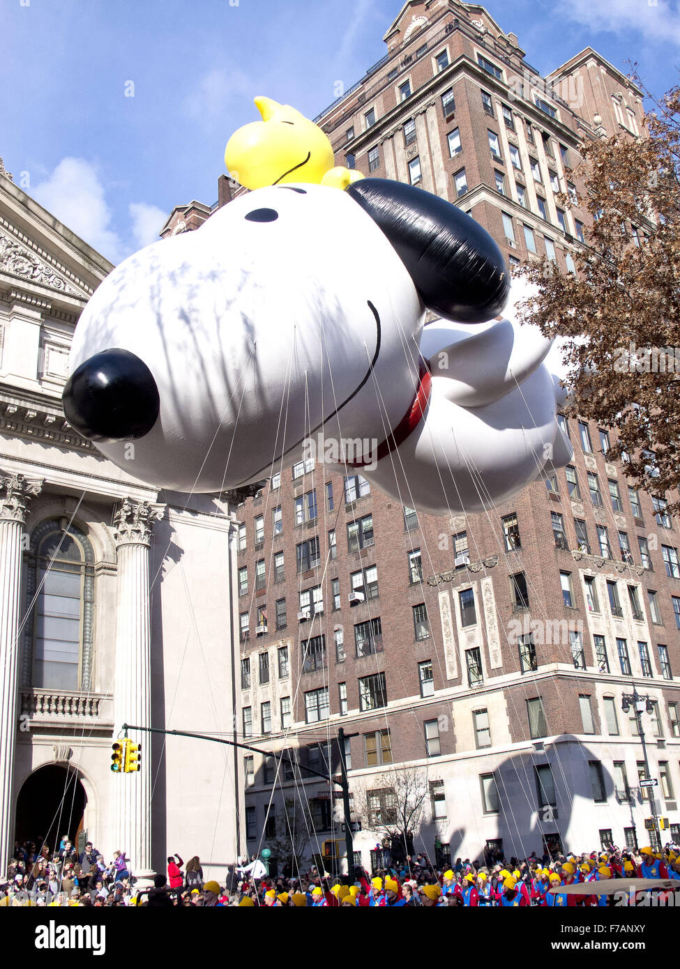 Macy's thanksgiving parade snoopy hires stock photography and images