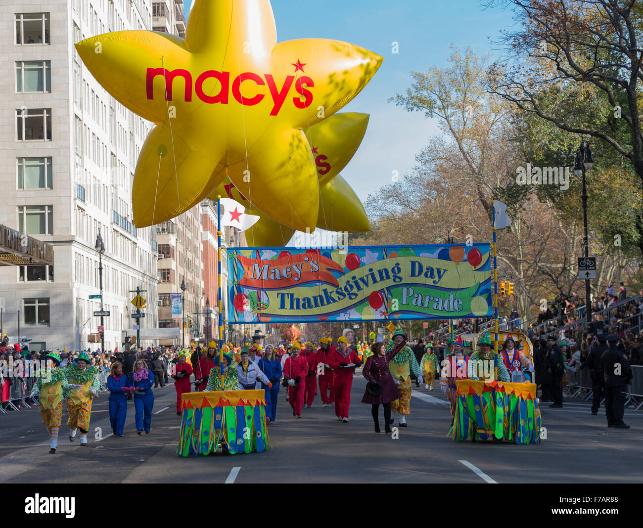 New York, NY USA - November 26, 2015: Atmosphere at the 89th Annual ...