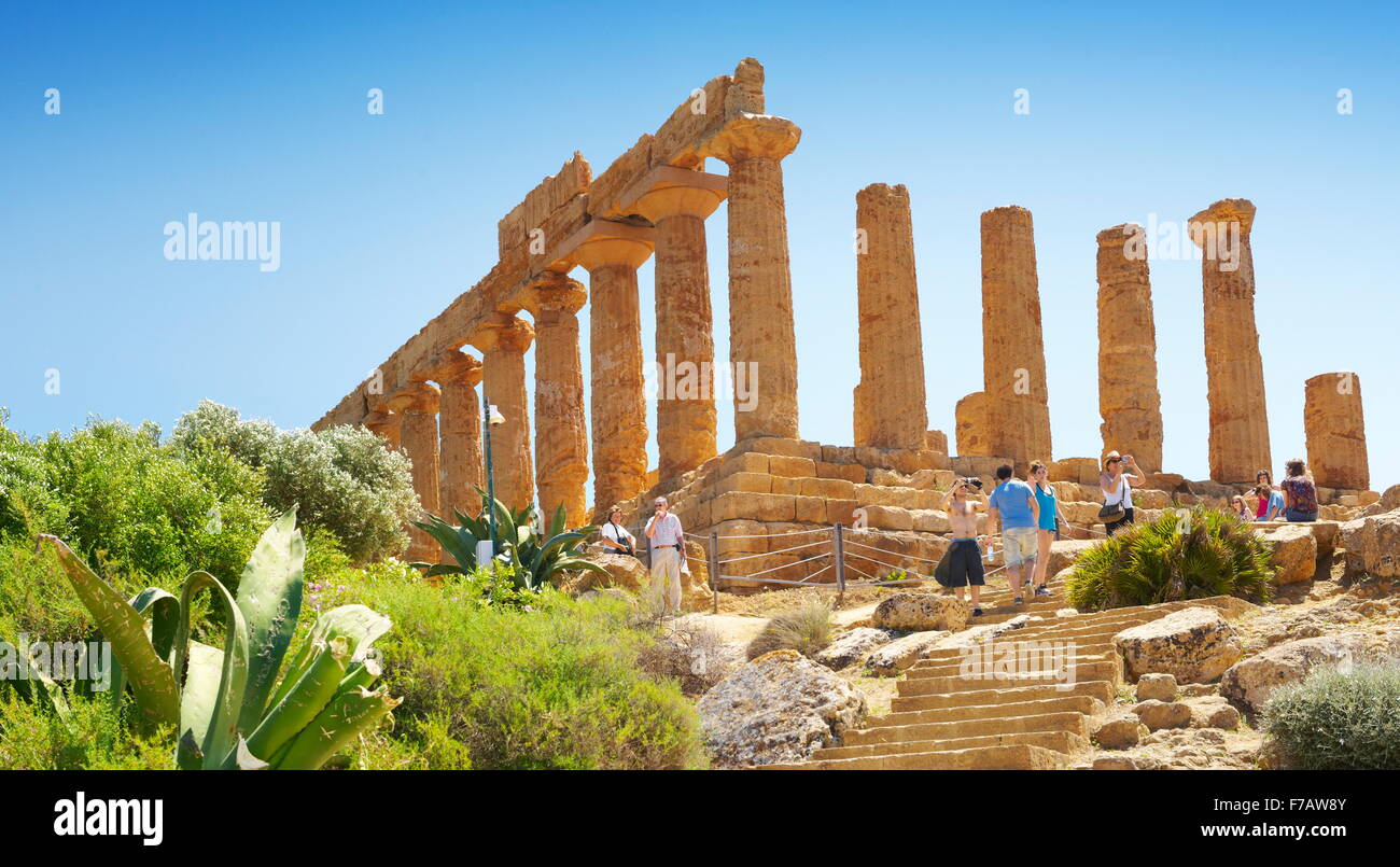 Temple of Hera in Valley of Temples (Valle dei Templi), Agrigento, Sicily, Italy UNESCO Stock Photo