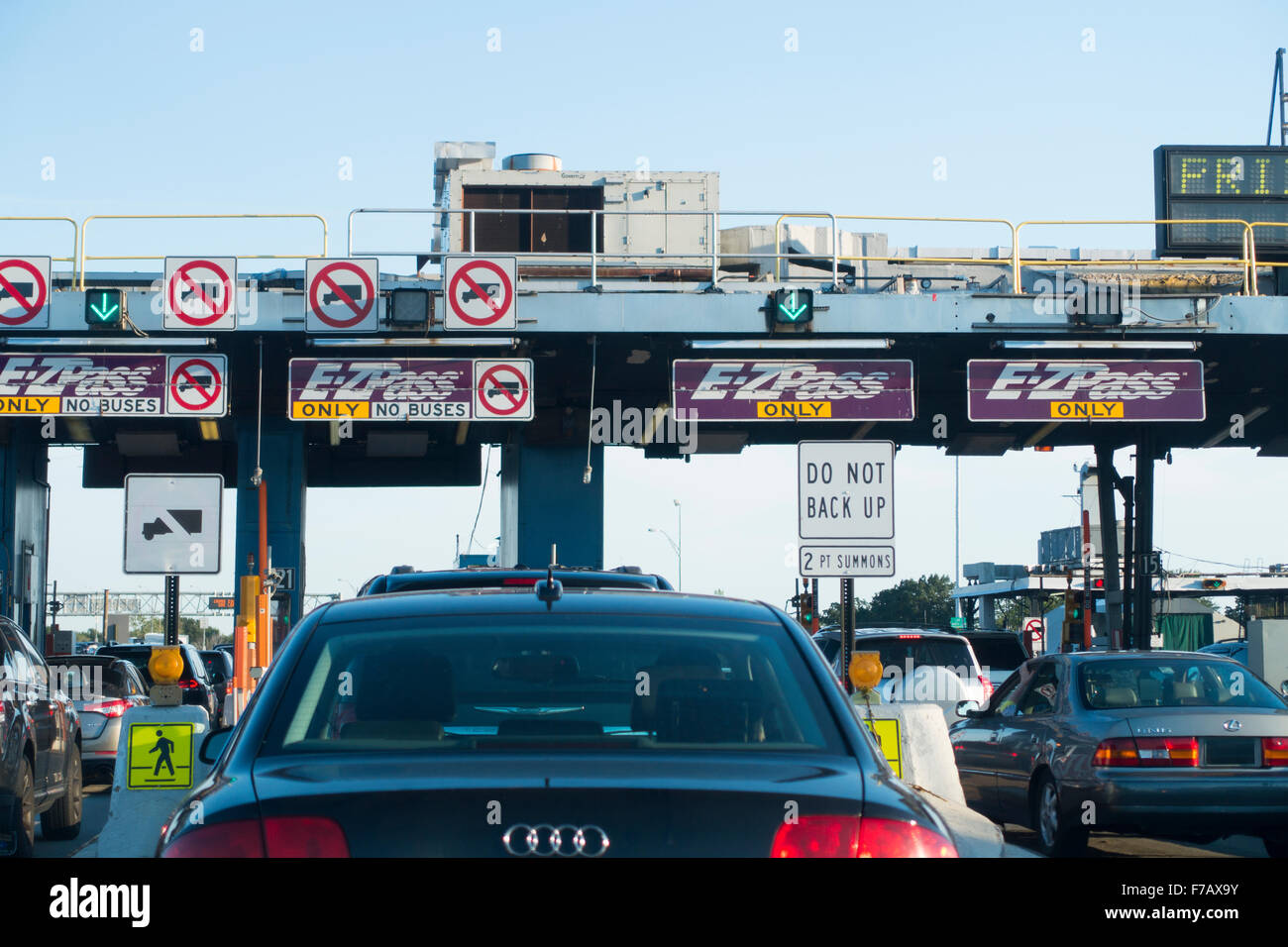 toll booth at the Whitestone bridge Stock Photo Alamy