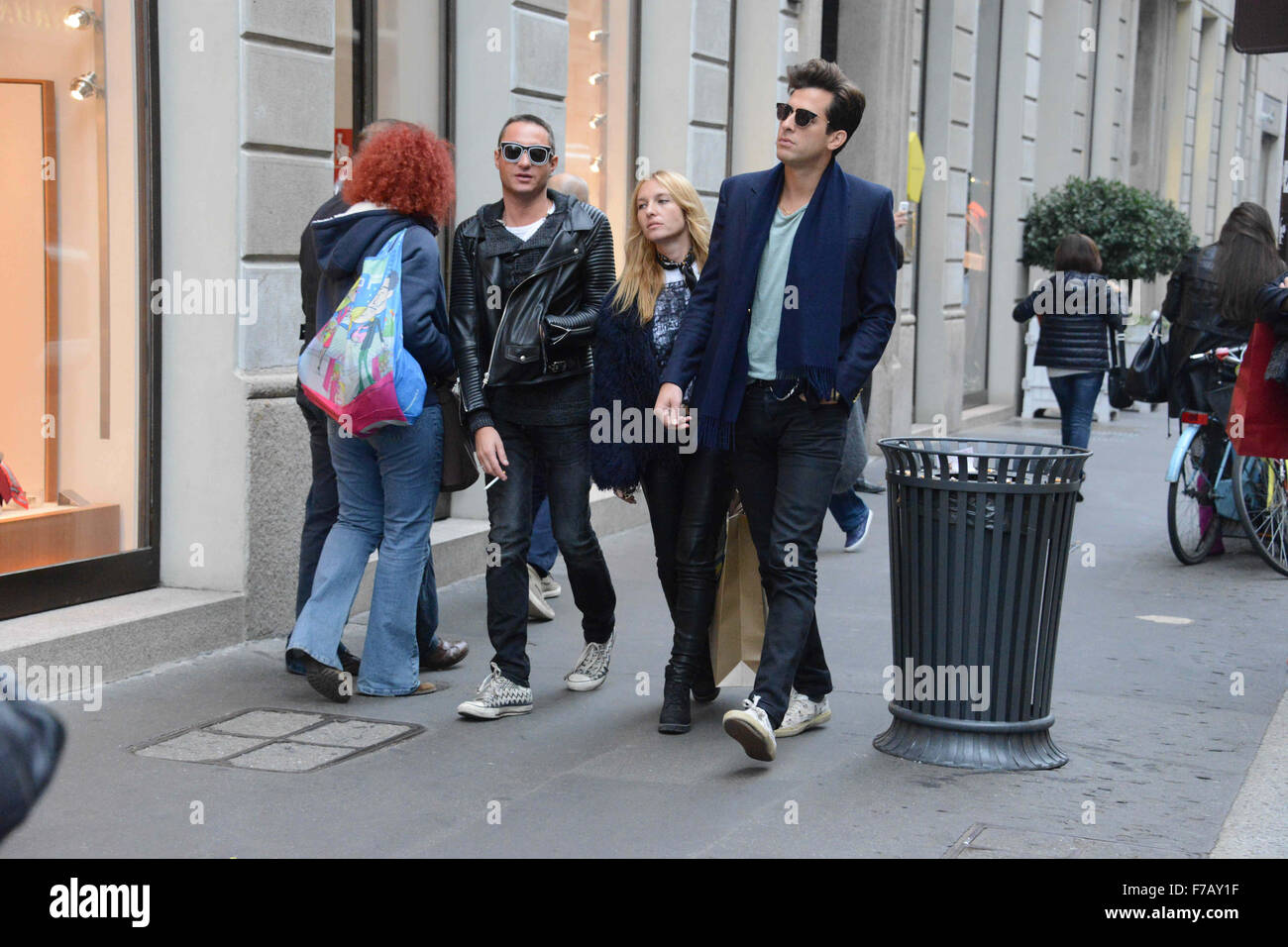 Mark Ronson and his wife Josephine de la Baume hold hands as they leave Il Salumaio restaurant after lunch with friends Pietro Tavallini, Francesca Versace for a shopping spree at Versace and Brioni  Featuring: View, Mark Ronson, Josephine de la Baume, Pi Stock Photo