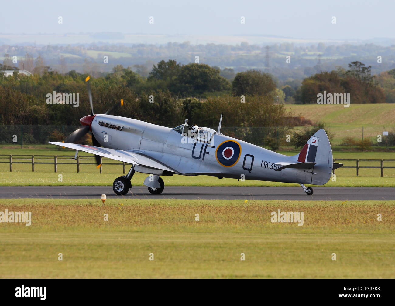 Supermarine Spitfire LF.IXc taxiing at Abingdon Airfield Stock Photo