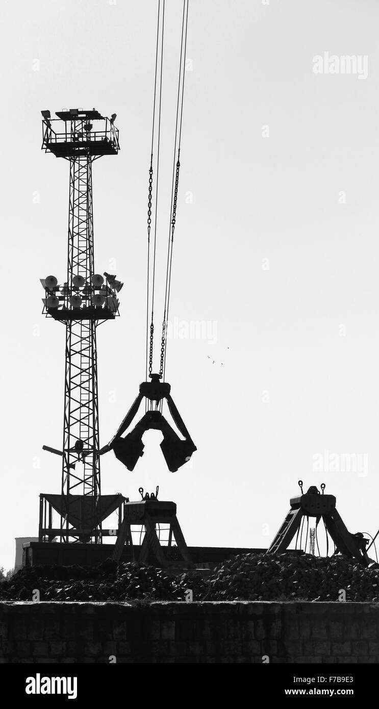 Loader lifting cranes Black and White Stock Photos & Images - Alamy