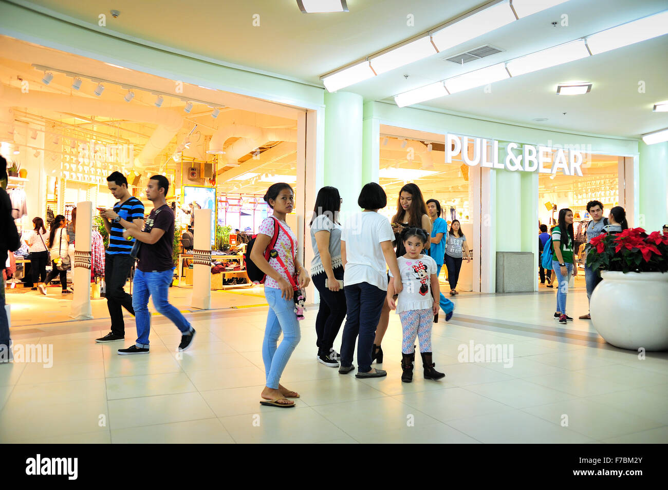 New PullBear Store Ayala Center Cebu City Philippines Stock Photo Alamy