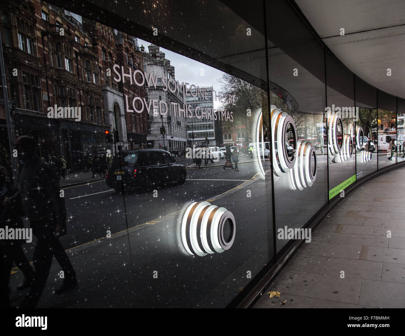white round circle Christmas decorations with the street reflection on it at one of Sloan Square Shopping centers, Sloan Square Stock Photo