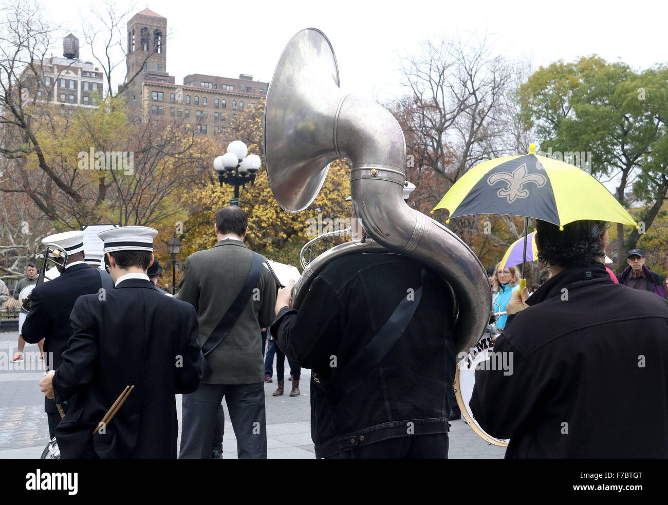 New orleans jazz funeral procession hires stock photography and images