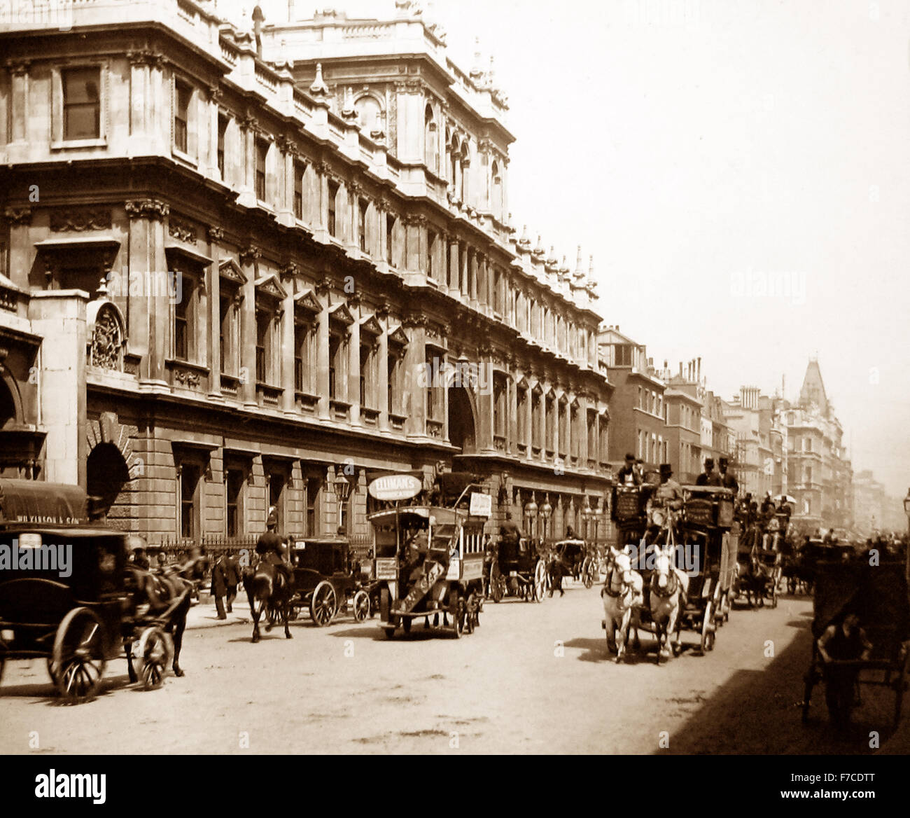 Piccadilly london house hires stock photography and images Alamy
