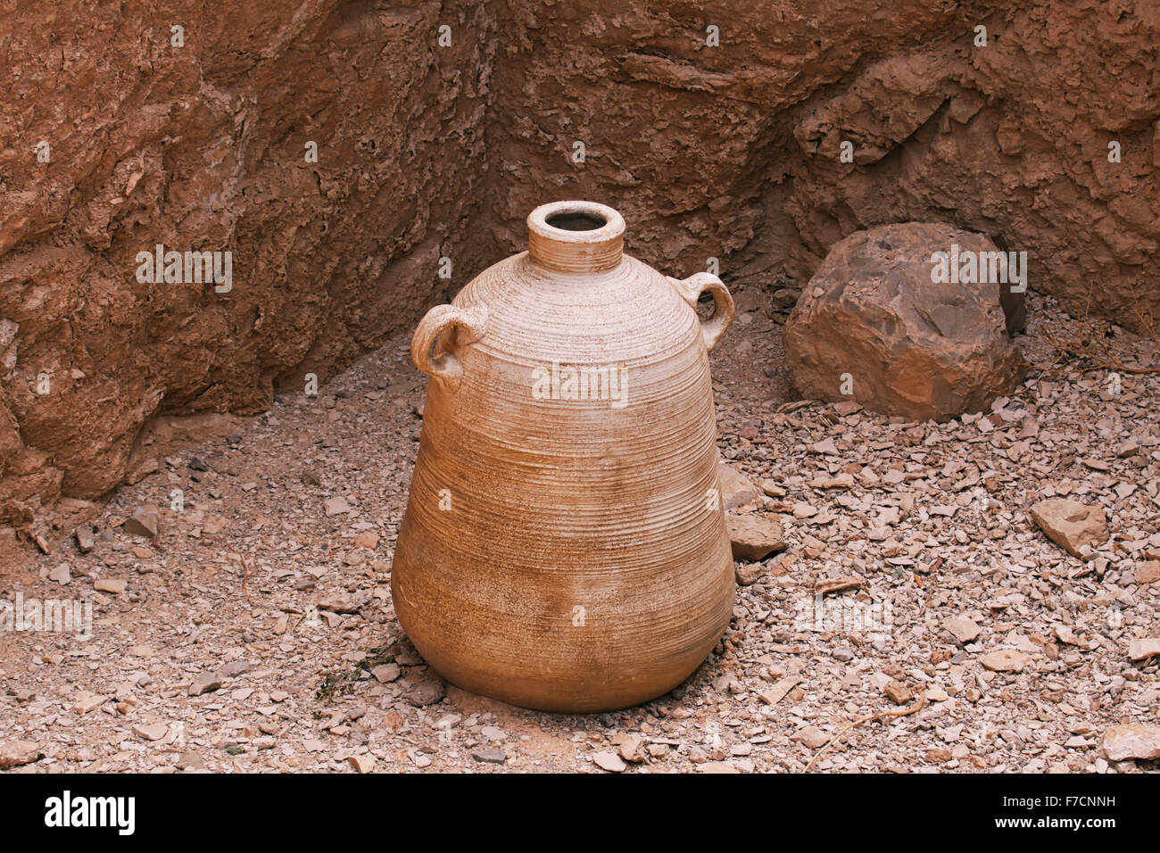 Israel ancient pottery hires stock photography and images Alamy