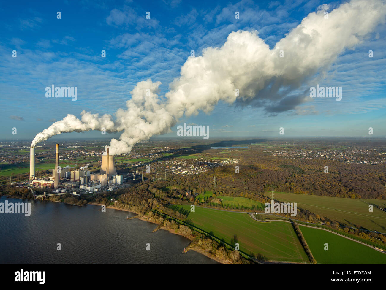 Coal plant emissions birds hires stock photography and images Alamy
