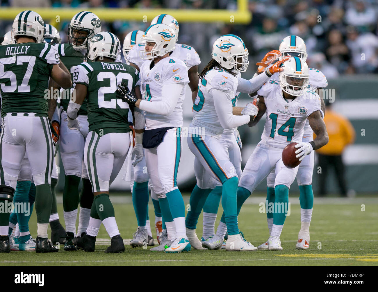 Dolphins WR Jarvis Landry pokes fun at Patriots on TD celebration