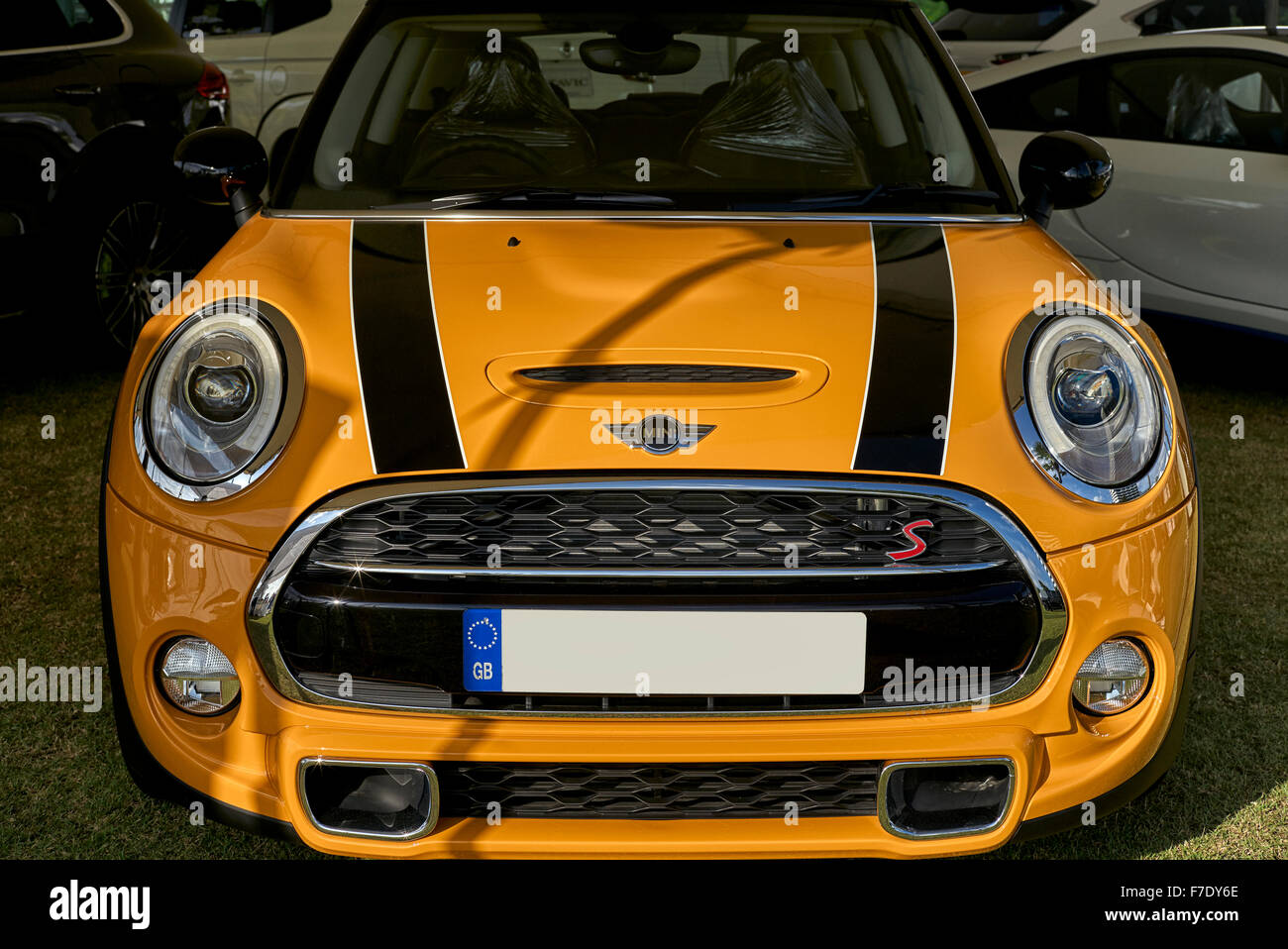 Mini Cooper S Orange Stock Photo - Alamy