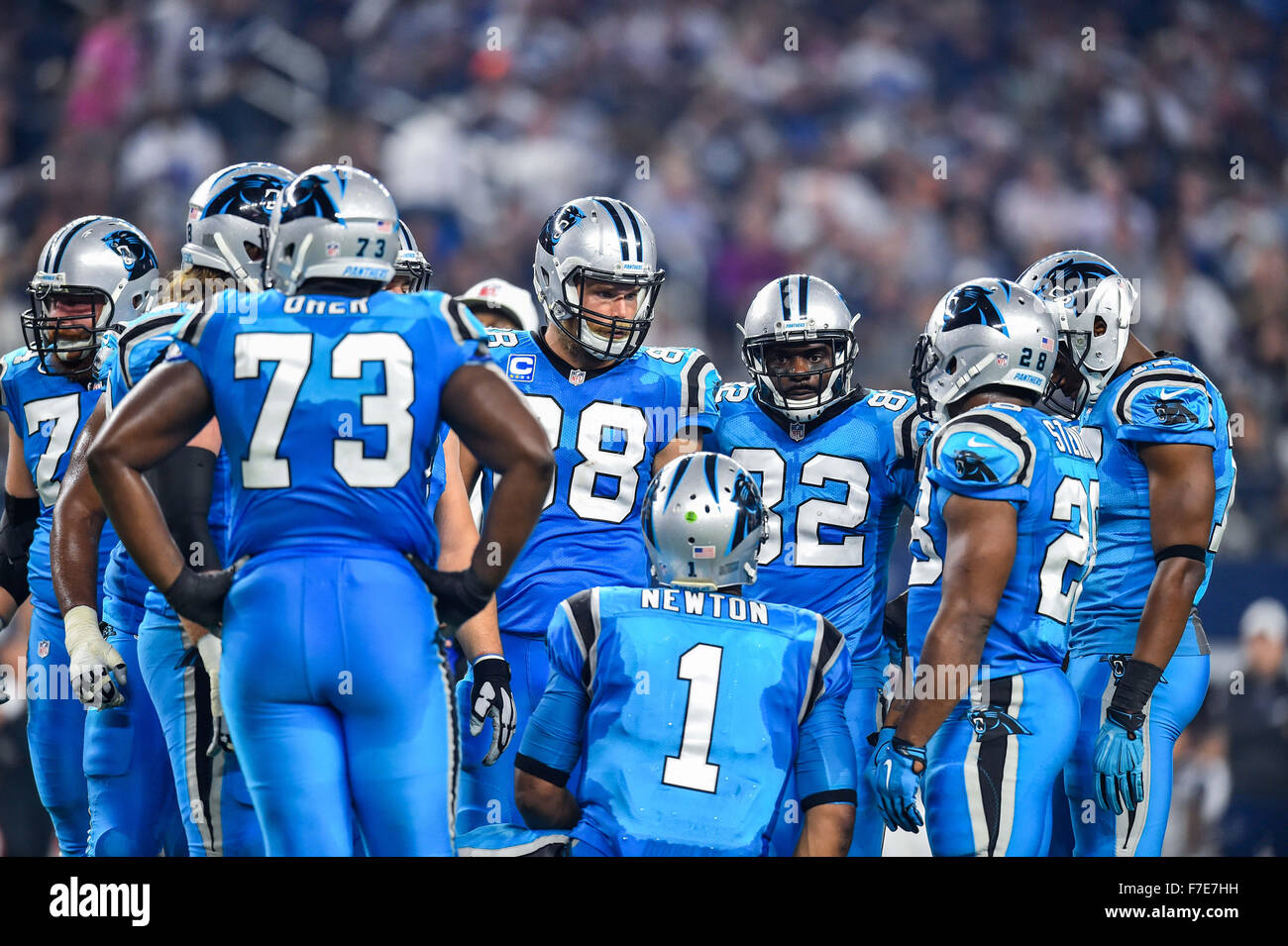 Cam newton panthers huddle hi-res stock photography and images - Alamy
