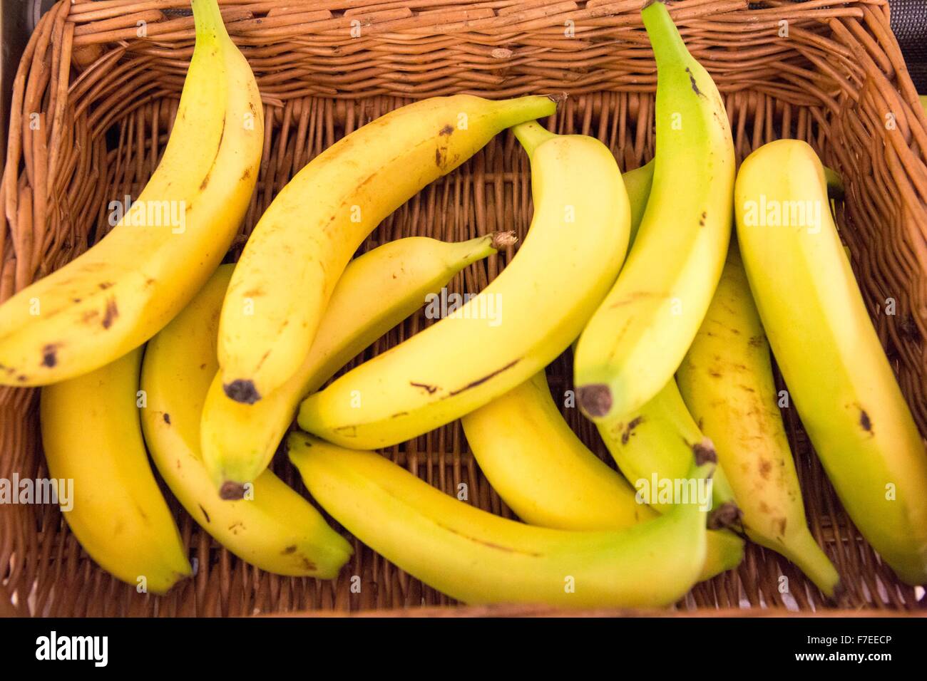 Banana shop hi-res stock photography and images - Alamy