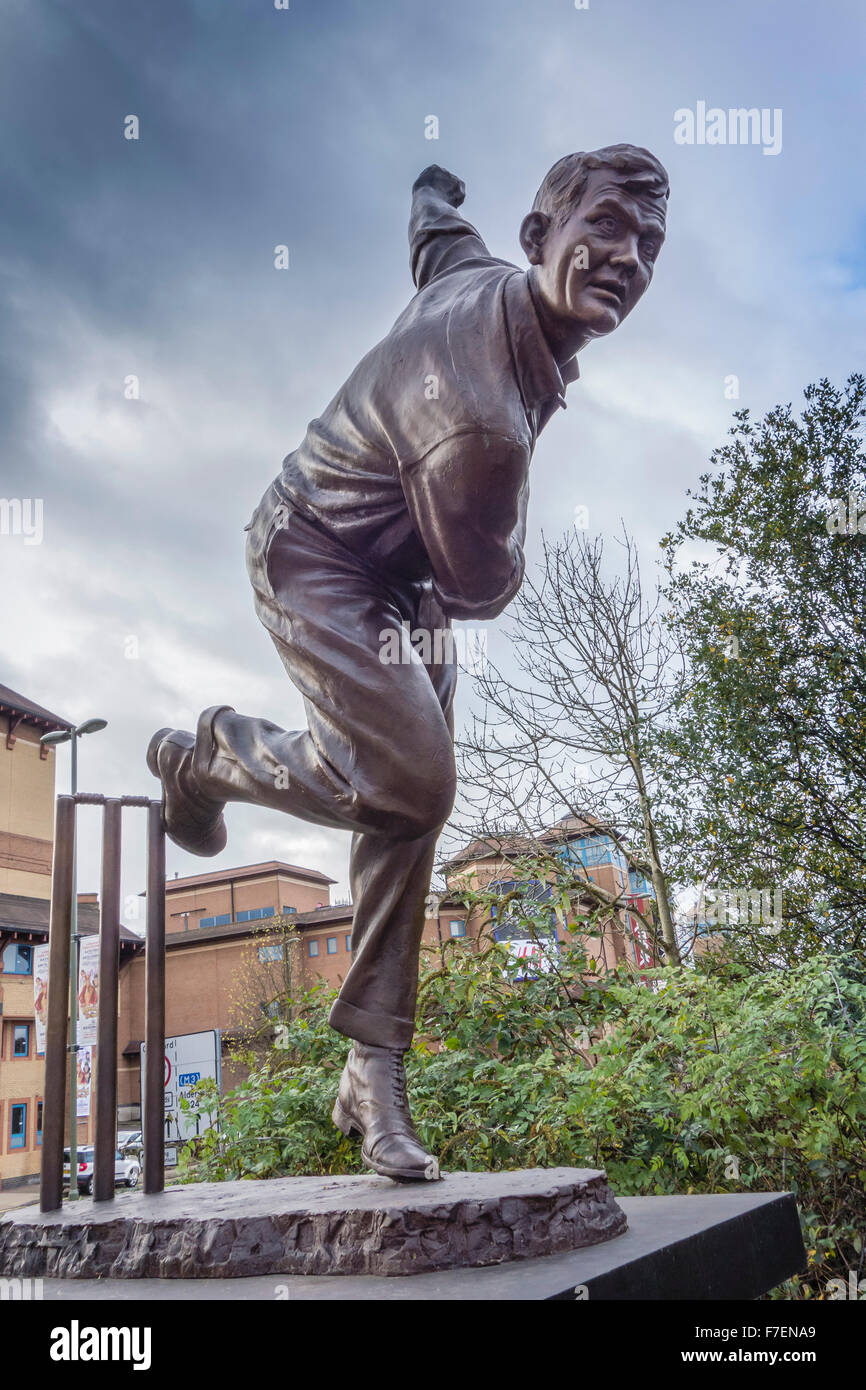 Statue of Sir Alec Bedser, Surrey and England Cricketer, unveiled 8 June 2015 by former Prime Minister, Sir John Major. in Woking, Surrey, England, UK Stock Photo