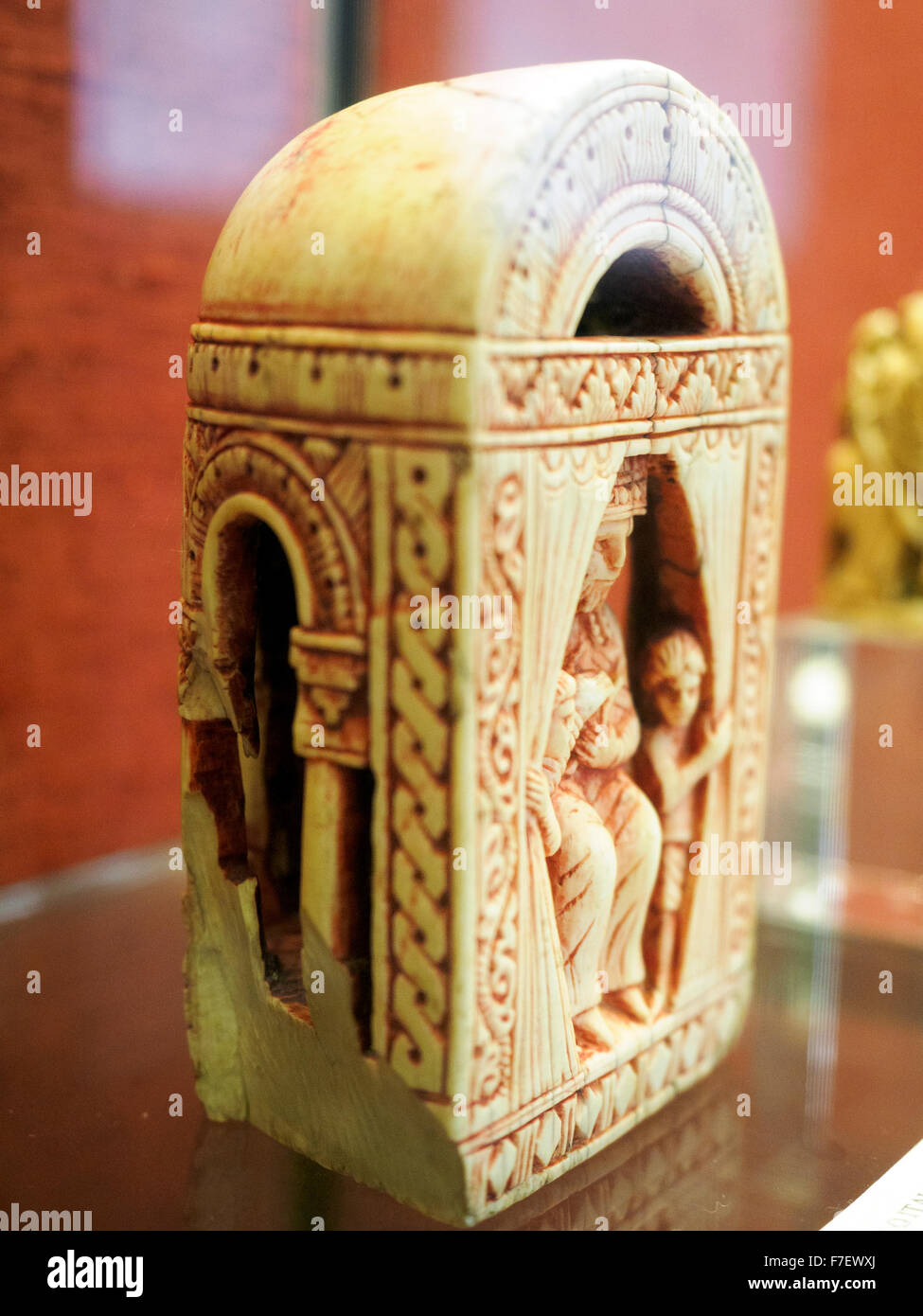 French or Italian art XII century - Chess piece (the King) Ivory Museo Nazionale del Bargello - Firenze, Italy Stock Photo