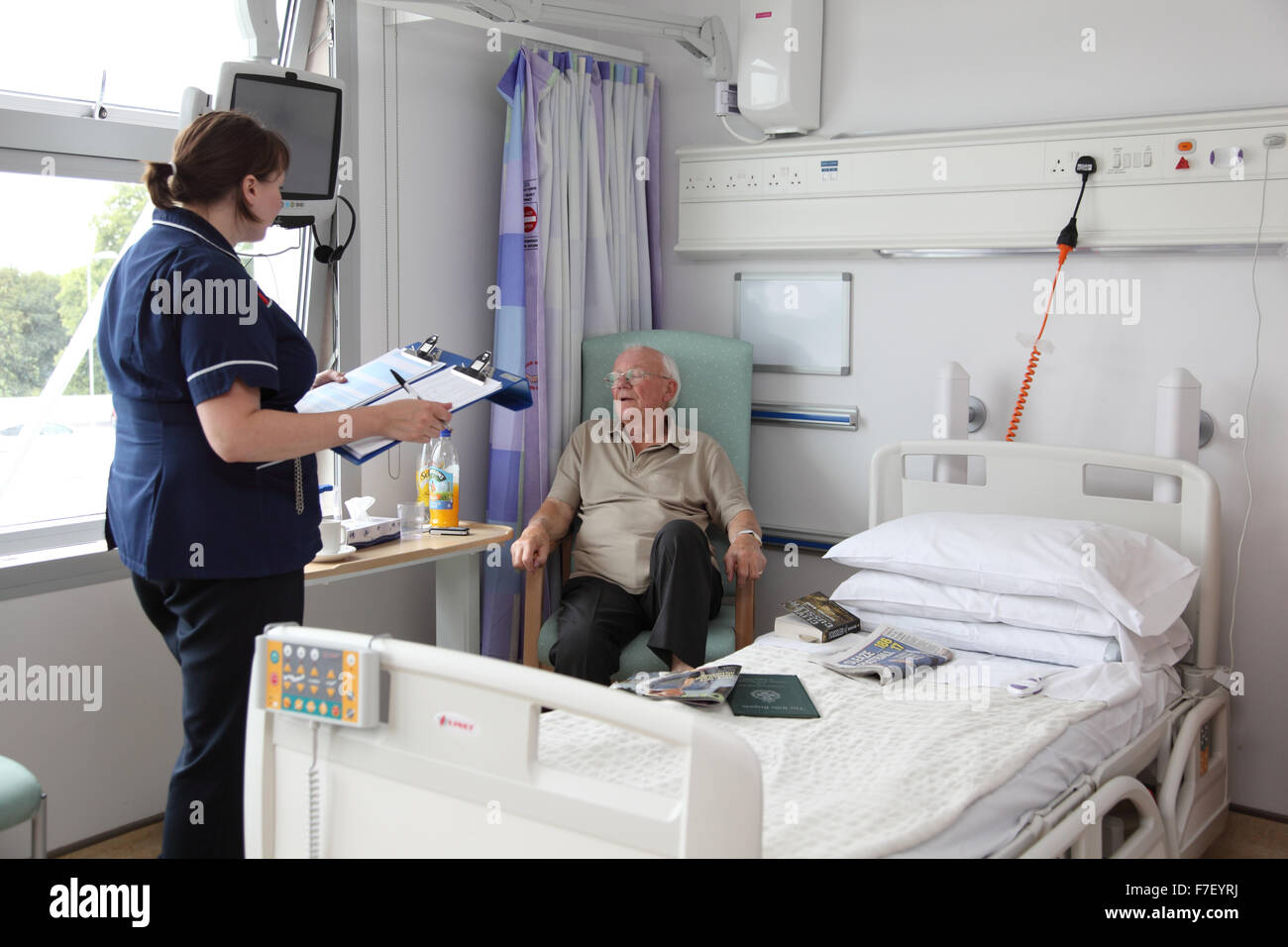 Hospital Ward Uk Stock Photos & Hospital Ward Uk Stock Images Alamy