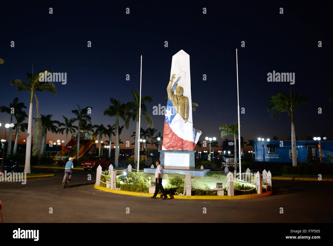 A view of the illuminated memorial for Salvador Allende at the Port Salvador Allende in Managua, Nicaragua, 27 November 2015.  Photo: Jens Kalaene/dpa Stock Photo