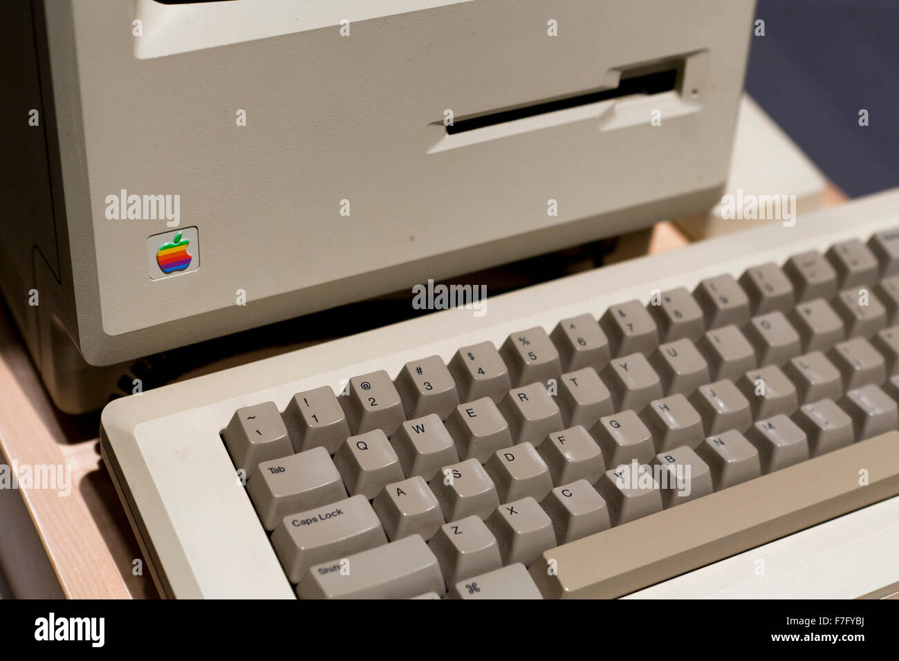 Apple Macintosh 128K computer and keyboard, circa 1984 - USA Stock Photo