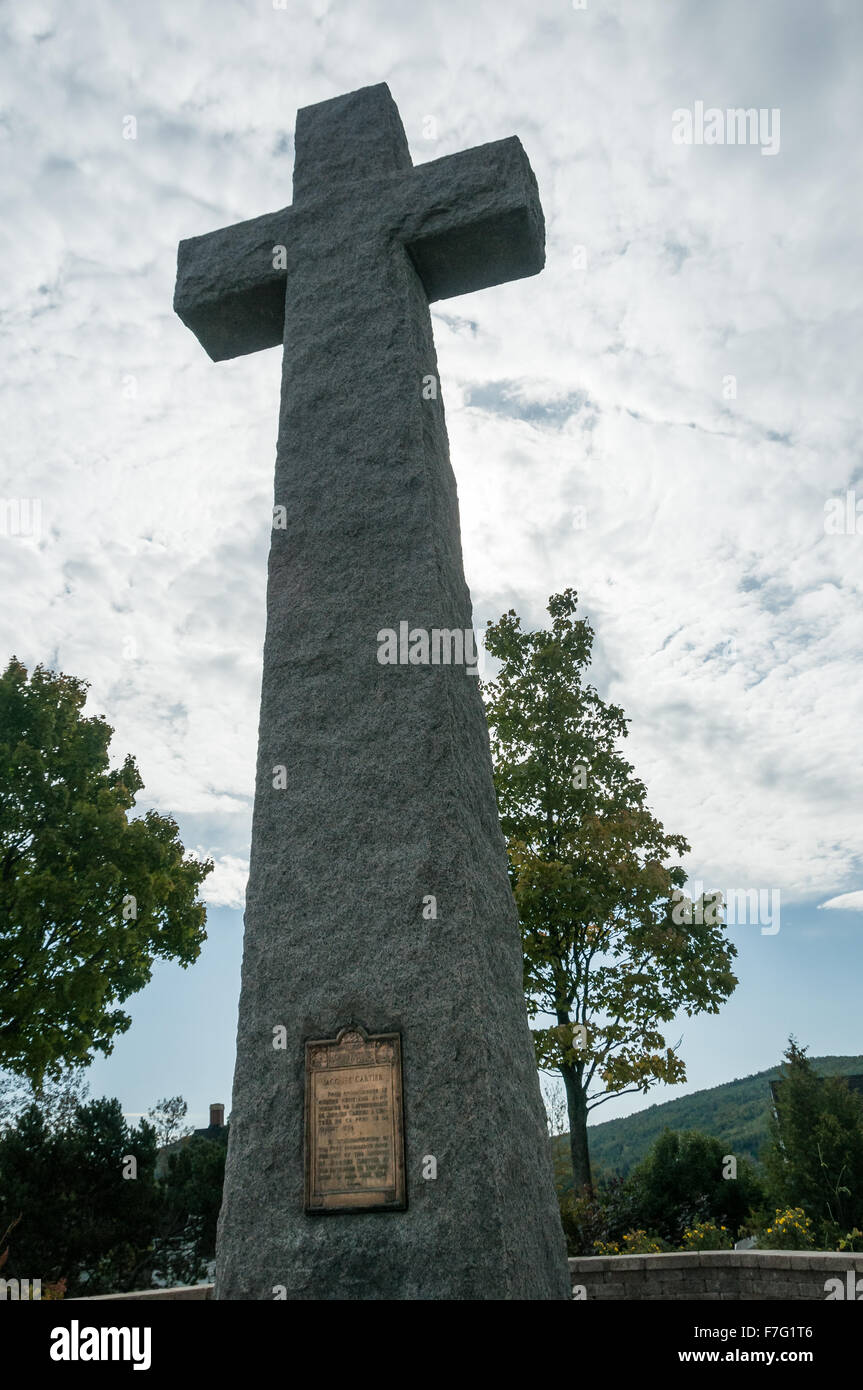 Commemorative Cross of 10 meters to symbolize the 400th anniversary of Jacques Cartier arrival in Canada Stock Photo