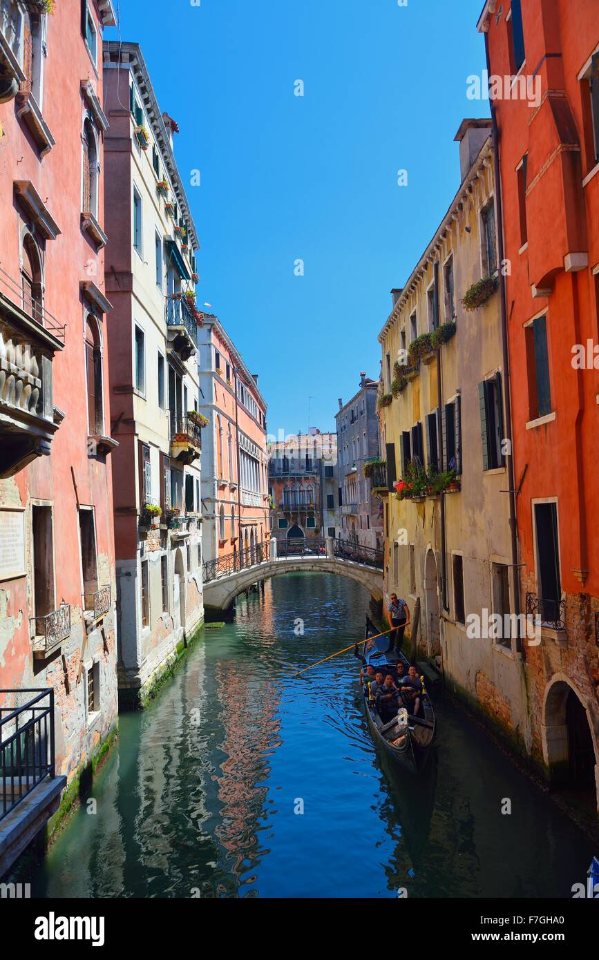Gorgeous view of the Grand Canal and Basilica Santa Maria della Salute ...