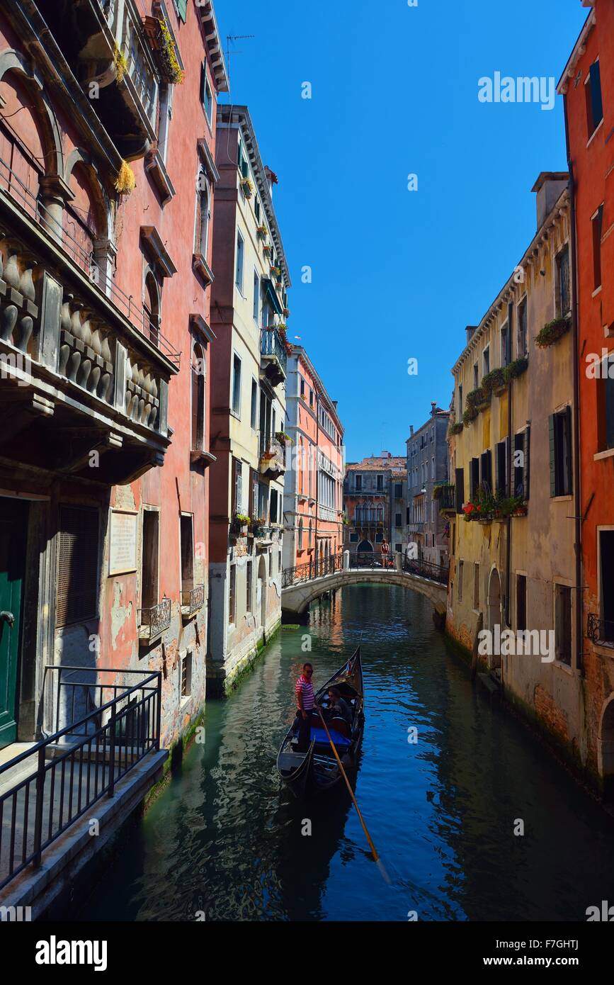 Gorgeous view of the Grand Canal and Basilica Santa Maria della Salute ...