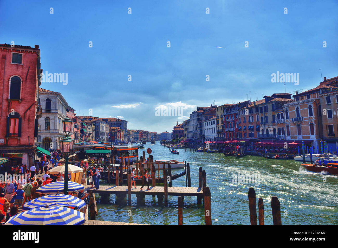Gorgeous view of the Grand Canal and Basilica Santa Maria della Salute ...
