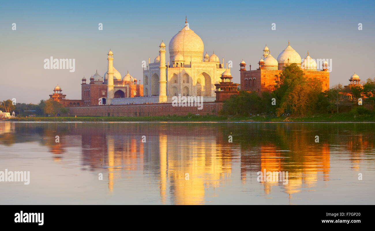Taj Mahal and Yamuna River at sunset, (Northern view of Taj Mahal), Agra, Uttar Pradesh, India Stock Photo