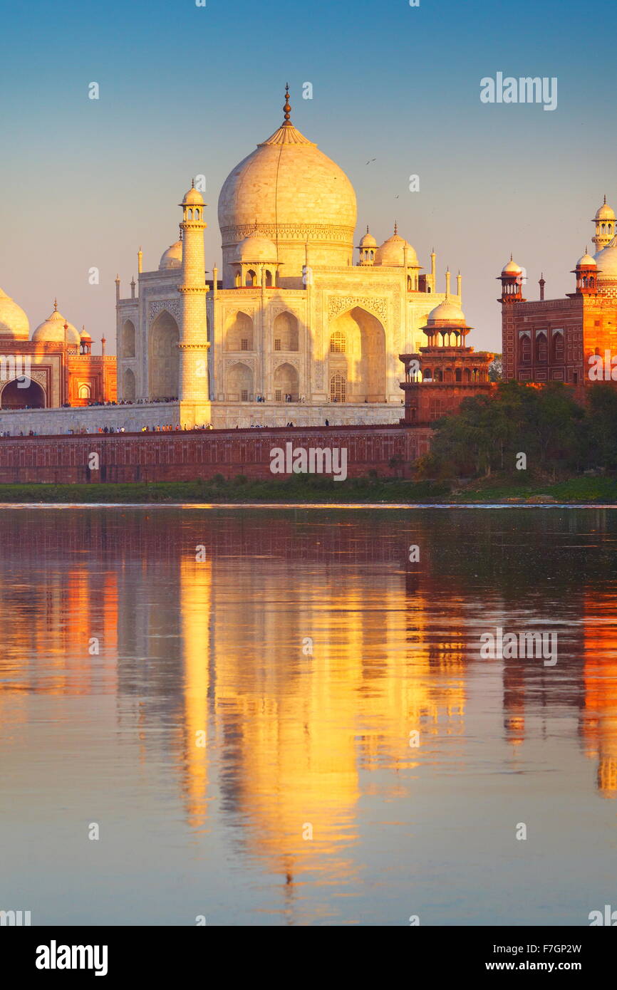 Taj Mahal and Yamuna River, Agra, Uttar Pradesh, India Stock Photo