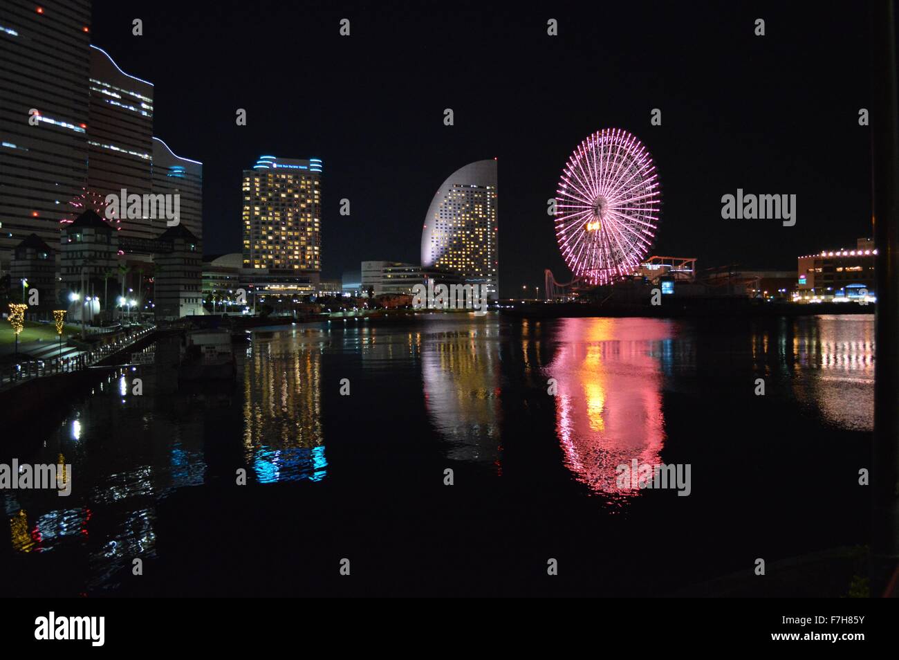 Beautiful Yokohama harbor port Minato mirari in night with long ...